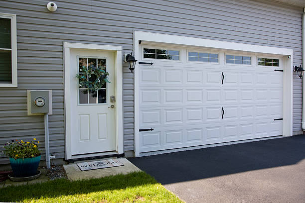 24/7 Emergency Garage Door Panel Replacement experts in Minonk, IL